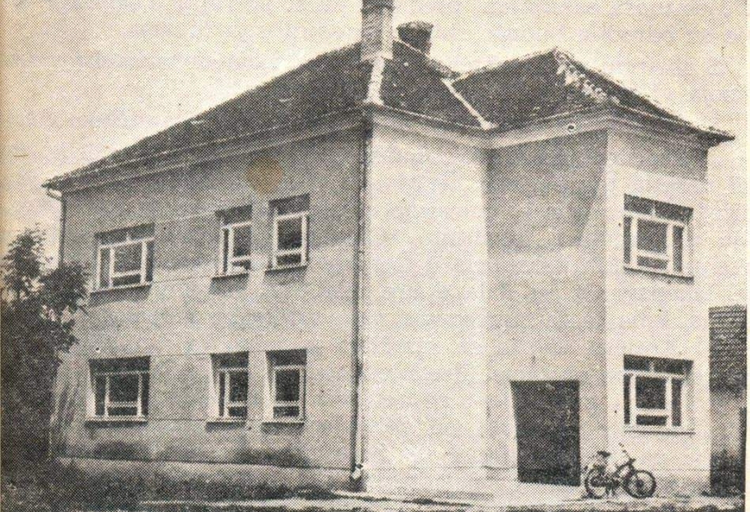 12 Зграда старог Завичајног музеја, а од 1962. године Музеја Козаре.