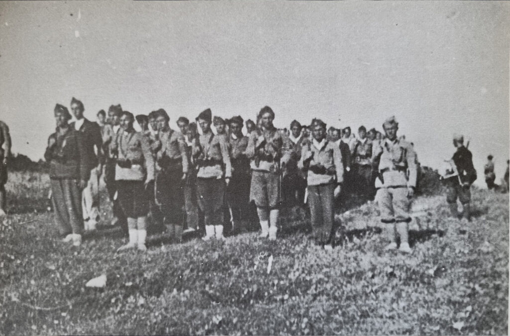 Прва крајишка НОП ударна бригада је у Ламовитој 21. маја 1942. године. На дан формирања у строју је имала 1.186 бораца од чега је 664 било са Козаре, из Другог крајишког одреда, распоређених у четири батаљона и једну пратећу јединицу са командантом Ивицом Марушићем Ратком и Вељом Стојнићем, политичким комесаром