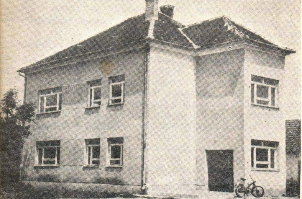 Зграда старог Завичајног музеја, а од 1962. године Музеја Козаре