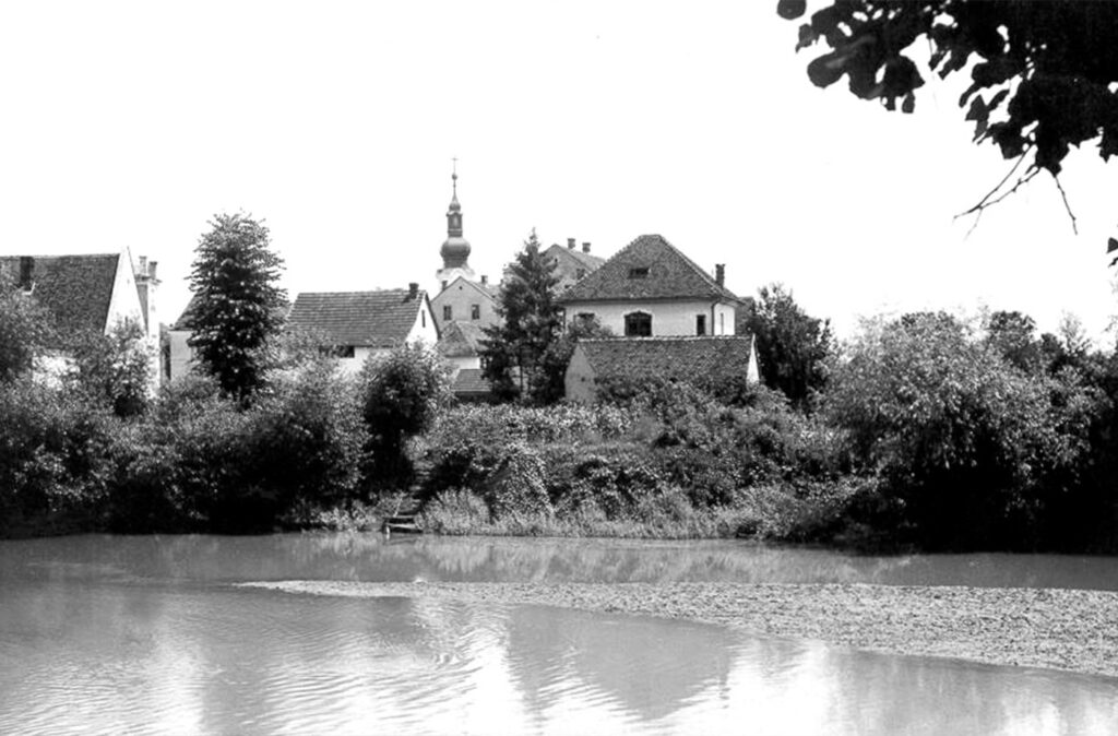 Фотографије Старог града и ушћа Сане и Берека