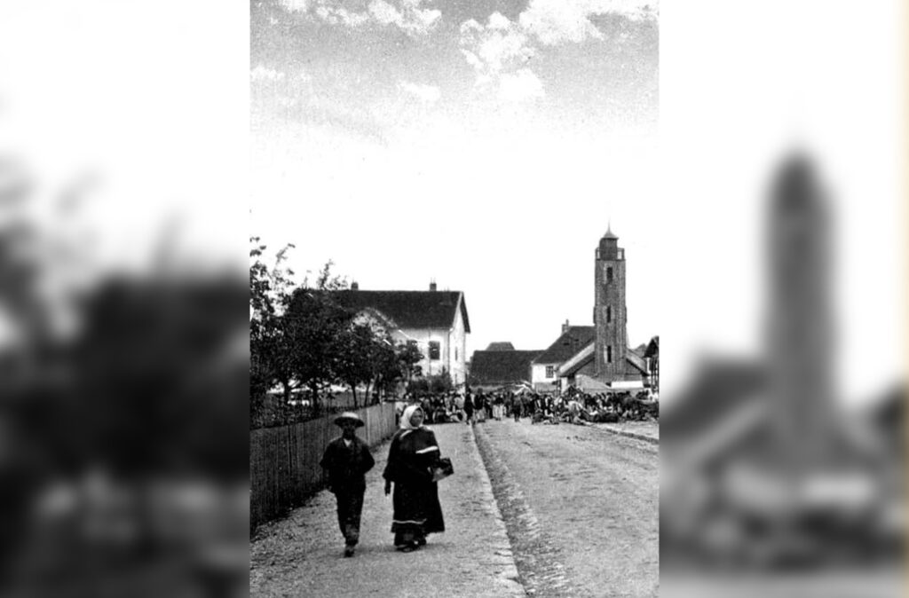 Дрвена кула, први објекат који је након пожара 1882. године служио ватрогасној намјени